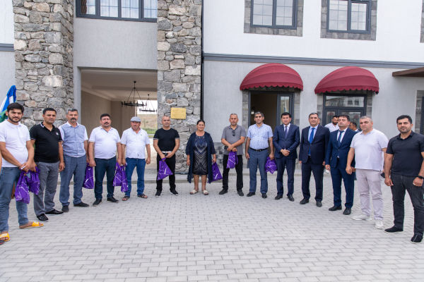 boyuk-qayidis-la-qarabaga-donen-hemvetenlerimizin-xidmetindeyik
